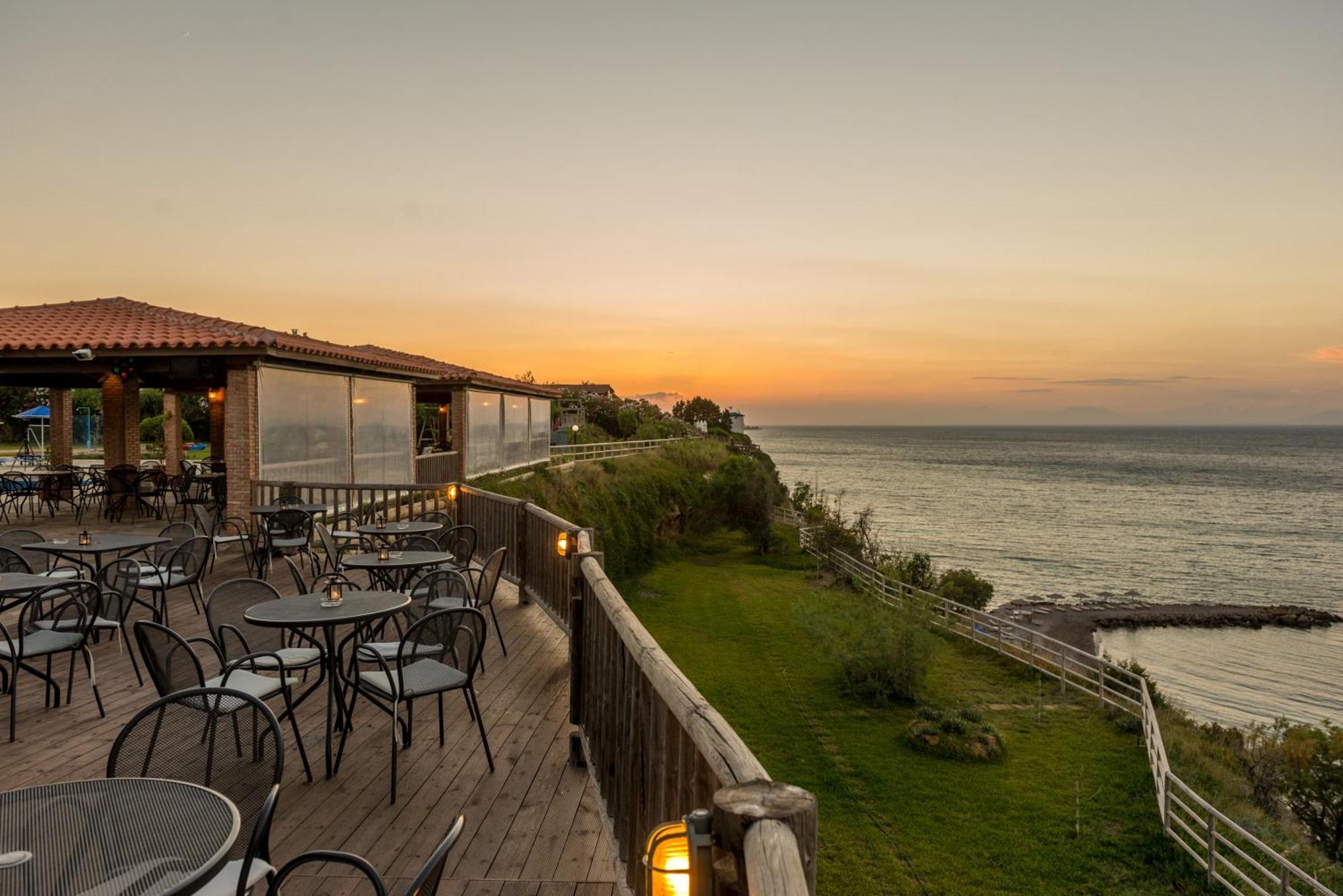 Hotel Pavlina Beach Niforeika Esterno foto