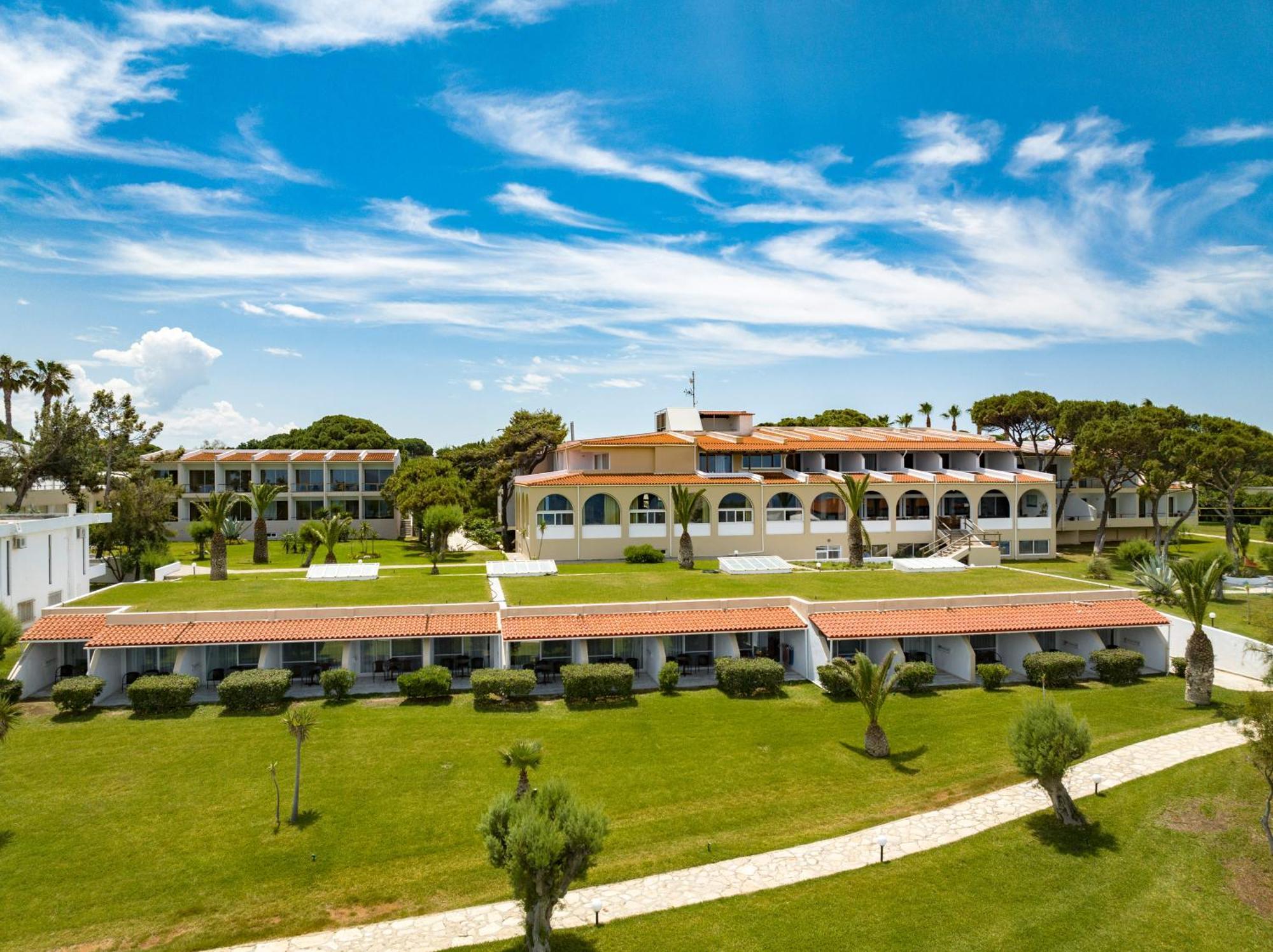 Hotel Pavlina Beach Niforeika Esterno foto