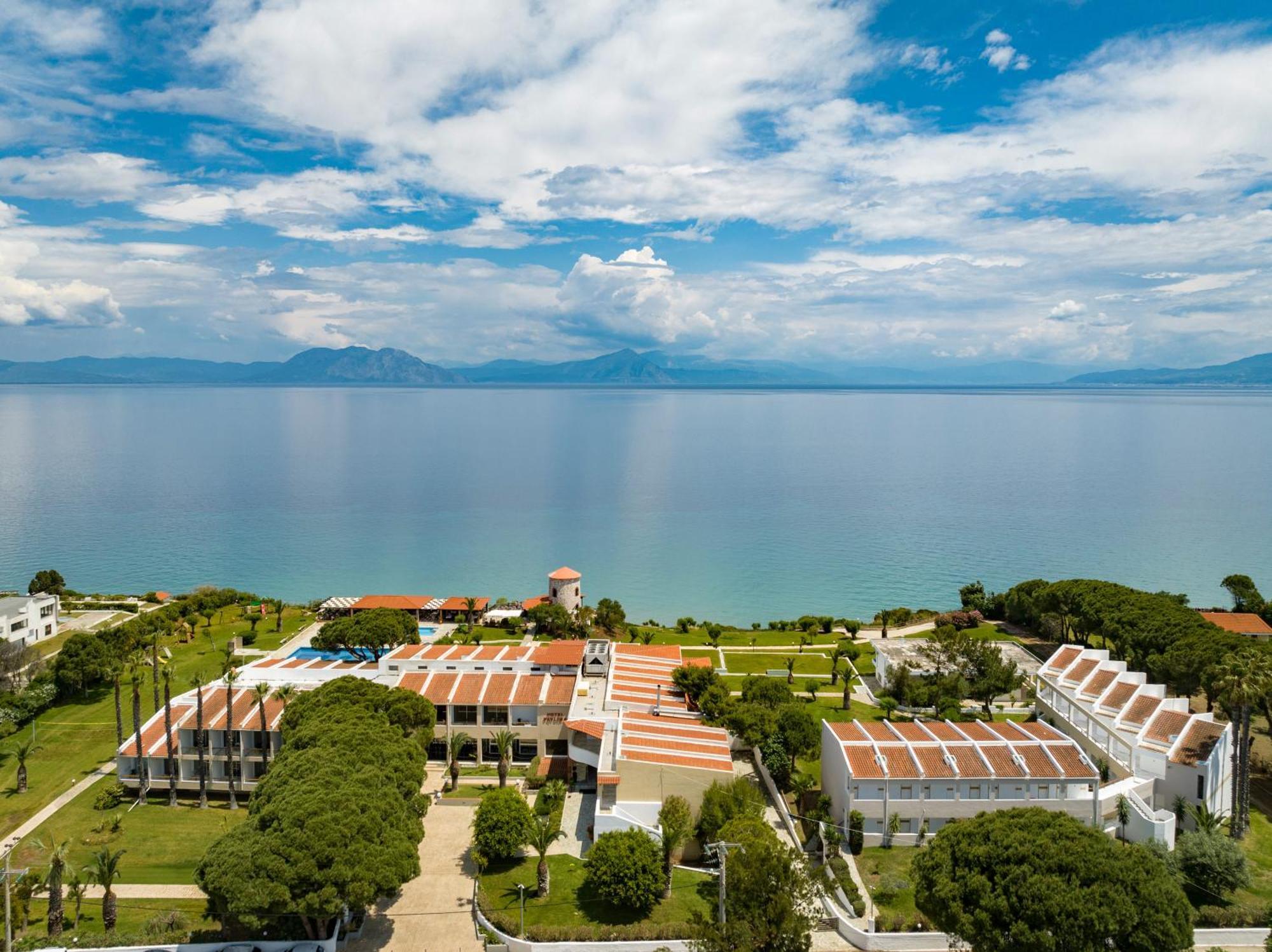 Hotel Pavlina Beach Niforeika Esterno foto