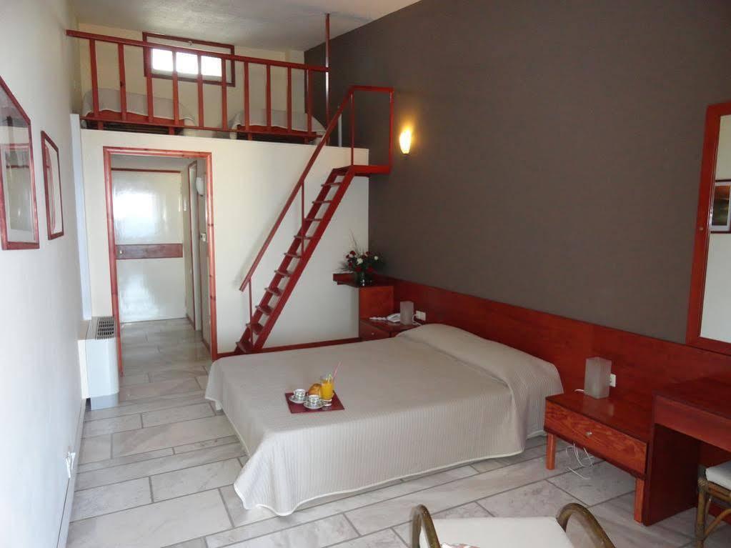 Hotel Pavlina Beach Niforeika Esterno foto